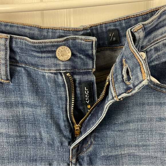 Pre-Owned Lucky Brand Ava Skinny Stone Washed Jeans with Frayed Cuffs, Size 4 - Picture 8 of 16